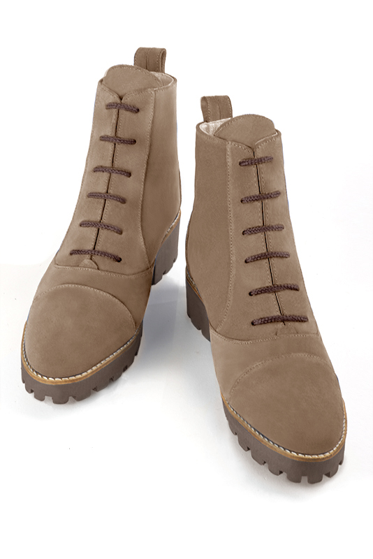 Biscuit beige women's ankle boots with laces at the front. Round toe. Low rubber soles. Top view - Florence KOOIJMAN
